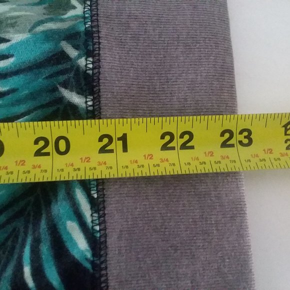 Victoria's Secret PINK Sweater - Picture 7 of 14